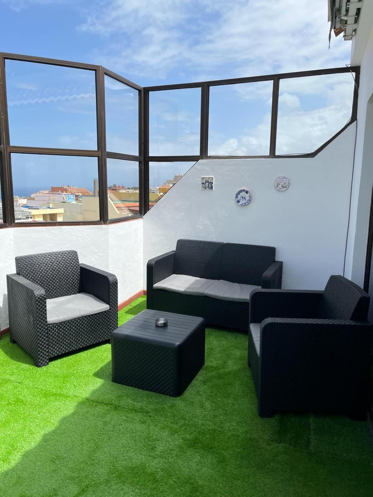 3 Dormitorios. Terraza. Bus Stop Los Realejos Kültér fotó